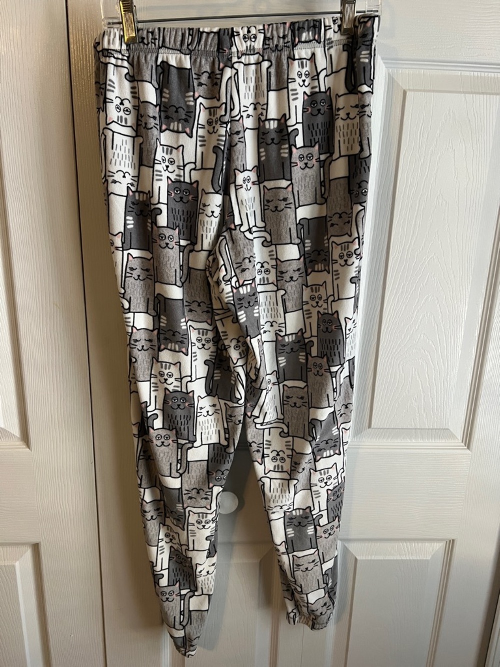 Secret Treasures White/Gray/Pink Cat Print Lounge Pants Sz M (8-10) - Picture 4 of 5